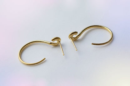 Medium S-Shaped Hoops 18k gold vermeil